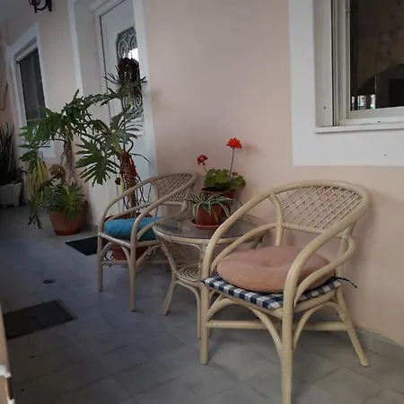 Sofia'S City Center Apartment