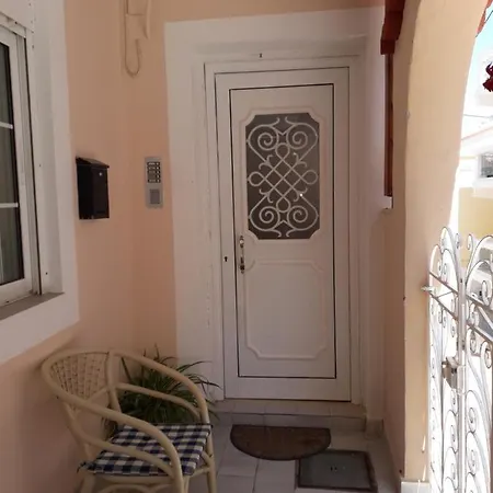 Sofia'S City Center Apartment